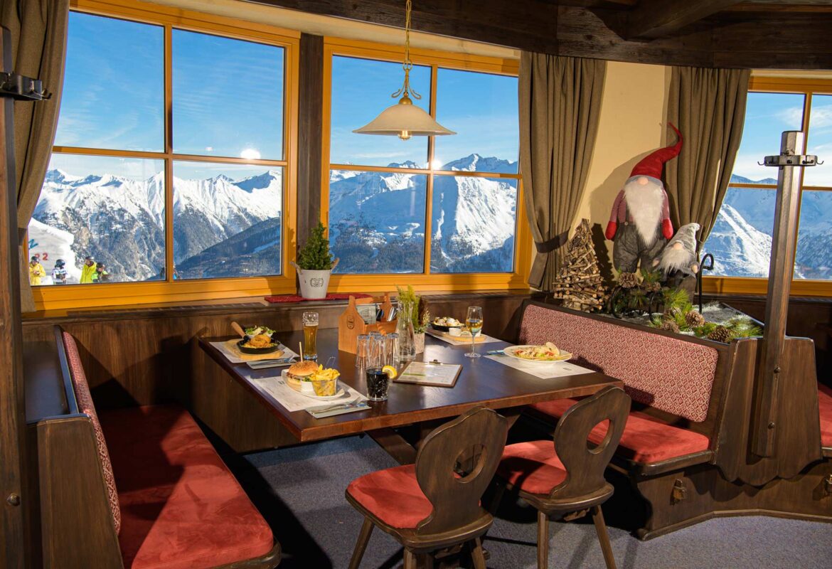 Winterlicher Ausblick vom Gipfelrestaurant Stubner